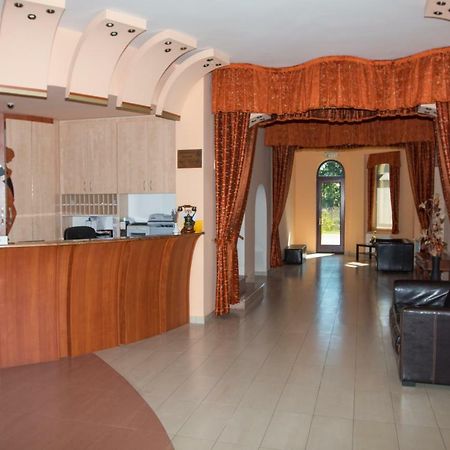 Hotel Fortuna Davod Ngoại thất bức ảnh