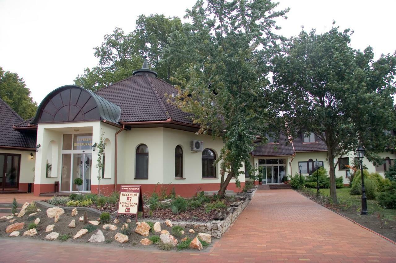 Hotel Fortuna Davod Ngoại thất bức ảnh
