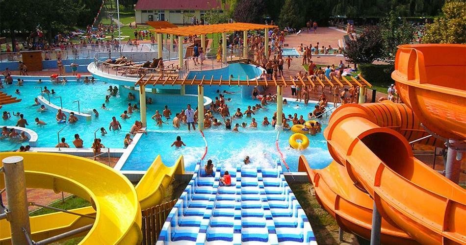 Hotel Fortuna Davod Ngoại thất bức ảnh