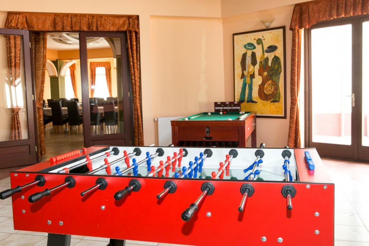 Hotel Fortuna Davod Ngoại thất bức ảnh